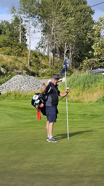 Trond Vassgaardholeinone.jpg